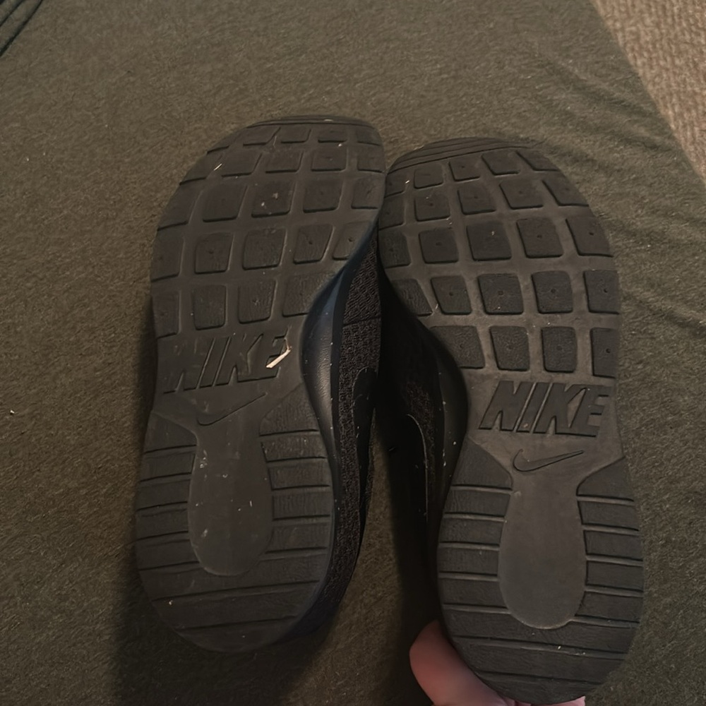 Nike Tanjun shoes - Picture 2 of 3